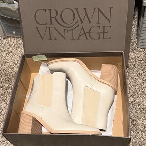 Crown Vintage Off-White Ankle Booties
